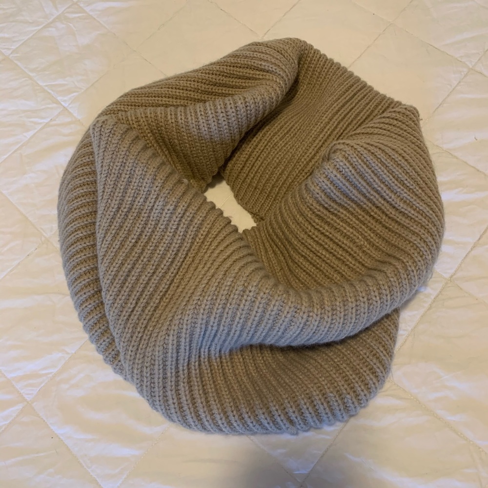 BCBG MAX AZRIA INFINITY SCARF